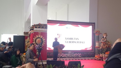 Sambutan Gubernur Bali, Wayan Koster, saat peluncuran siaran TV digital di Turyapada Tower, Desa Pegayaman, Kecamatan Sukasada, Buleleng, Jumat (18/4/2025). (Wijaya Kusuma/detikBali)