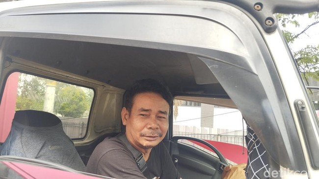 Curhat Sopir Truk Terjebak Macet Horor Priok Berjam-jam