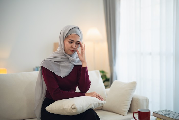 wanita muslim sedih