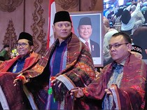 Video Warga Kompak Laporkan Jalanan di Tapsel Jelek ke Menko AHY