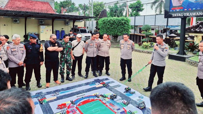 Briefing pengamanan laga Persik vs Persija di Kota Blitar