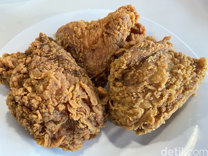 Cicip 3 Ayam Goreng Arab Berbumbu Rempah Khas, Mana Paling Enak? Cicip 3 Ayam Goreng Arab Berbumbu Rempah Khas, Mana Paling Enak?
