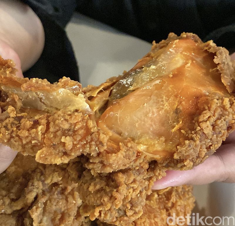 Cicip 3 Ayam Goreng Arab Berbumbu Rempah Khas, Mana Paling Enak?