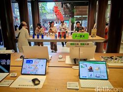 Mengunjungi Flagship Store Honor Klasik nan Modern di Kota Panda