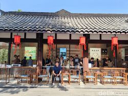 Mengunjungi Flagship Store Honor Klasik nan Modern di Kota Panda