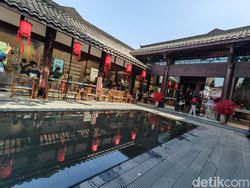 Mengunjungi Flagship Store Honor Klasik nan Modern di Kota Panda