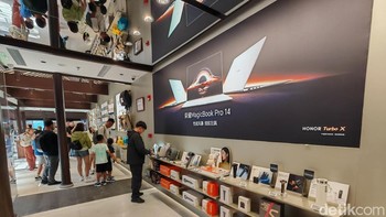 Aksesori pendukung pun tersedia di toko ini. Foto: Agus Tri Haryanto/detikINET