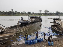 Kapal Angkut Bahan Bakar Terbakar di Sungai Kongo, 143 Orang Tewas