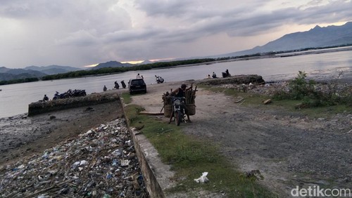 Jejak Lawa Mori, Pelabuhan dan Jalur Perniagaan Tertua di Pulau Sumbawa yang berada di Teluk Bima, NTB. (Dok. Rafiin/detikBali)