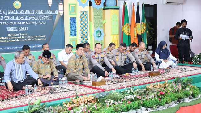 Kapolda Riau Irjen Herry Heryawan mengajak mahasiswa Universitas Muhammadiyah Riau ikut mensukseskan Jambore Karhutla 2025.