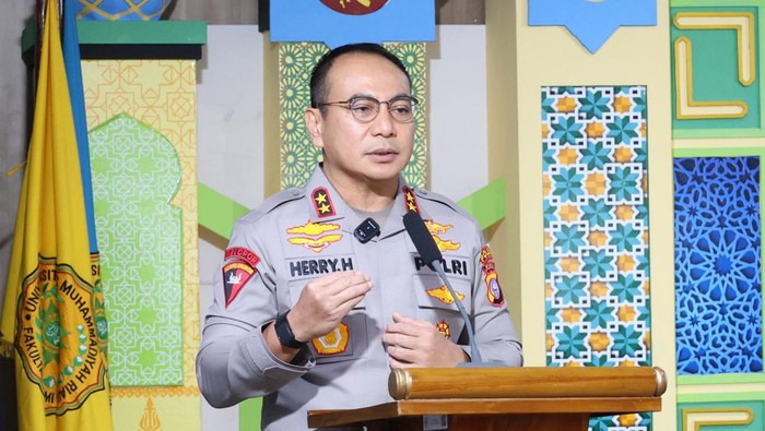Kapolda Riau Irjen Herry Herywan menjadi keynote speaker di Kampus UMRI, Sabtu (19/4/2025).
