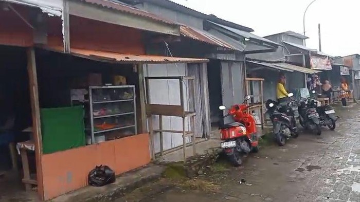 Kios pedagang di Pasar Palanro dibobol maling.