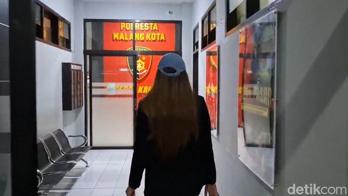 Korban saat melapor ke Polresta Malang Kota