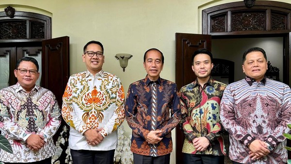 Pengacara Jokowi Kaji Langkah Hukum Terkait Ijazah: Pembunuhan Karakter