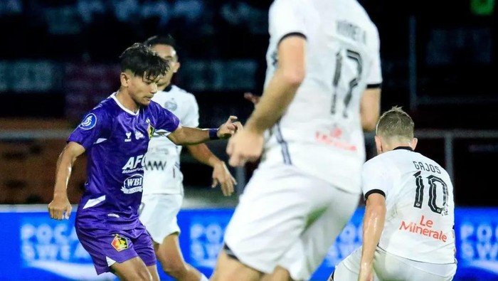 Laga Persik vs Persija di Stadion Soepriadi Kota Blitar