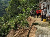 Longsor di Trenggalek Sebabkan Tiga Rumah Warga Rusak