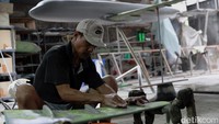 Anglo Indonesian Aircraft Models memilki workshop sederhana di Kawasan Cibinong, Kabupaten Bogor.