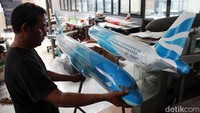 Anglo Indonesian Aircraft Models juga pernah membuat miniatur untuk pesawat produksi IPTN dan dipamerkan di ajang Indonesia Air Show 1996.
