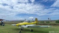Adapun pertunjukan yang ditampilkan mulai dari Joy Fligh atau terbang santai, akrobatik pesawat, paralayang, gantole, terjun payung dan laiinya.