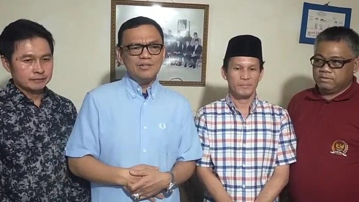 Paslon 02 Bupati dan Wakil Bupati Empat Lawang Joncik Muhammad (kaca mata) dan pasangannya Arifai (peci)