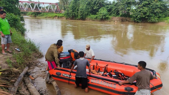 Pencarian bocah perempuan hilang terseret arus sungai di Parigi Moutong (Parimo), Sulawesi Tengah (Sulteng).