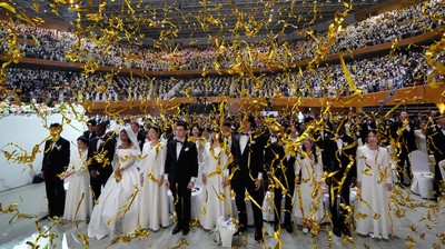 Potret Bahagia 5.000 Pasangan Ikut Nikah Massal di Korea Selatan