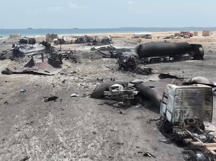 Potret Kehancuran Terminal Minyak Yaman Akibat Serangan AS