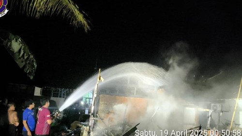 Rumah semipermanen di Desa Melaya, Kecamatan Melaya, Kabupaten Jembrana, ludes dilalap api pada Sabtu (19/4/2025).