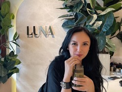 Potret Awet Muda Tata Cahyani, Mantan Istri Tommy Soeharto yang Ultah ke-50