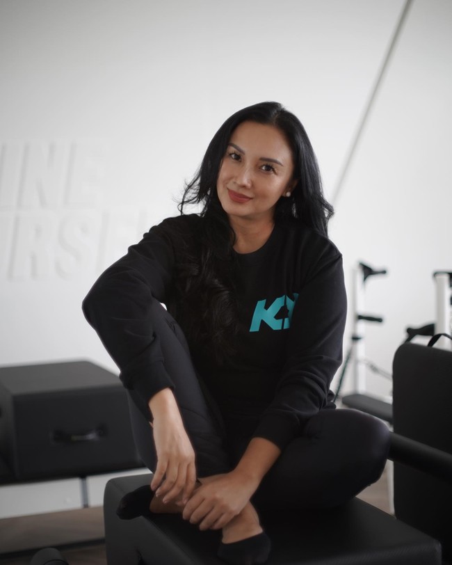 Tata Cahyani masih sering jadi sorotan setelah bercerai dengan Tommy Soeharto pada 2006 silam. Tata diketahui telah memiliki kehidupan baru bersama kekasih bulenya.Foto: Instagram @tatacahyani