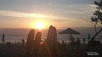 Kuta adalah daerah yang tak pernah tidur dengan kesibukan 24 jam di Bali.