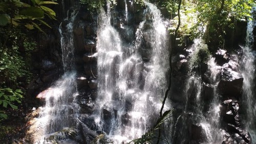 Air Terjun Kantolampo, Gianyar, Bali, Sabtu (12/4/2025).
