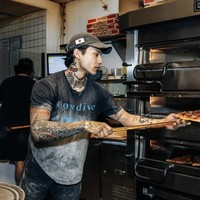 Christiano Wennmann tidak menyangka nasibnya akan berubah. Dari tukang mengadon pizza bisa menjadi model internasional. Foto: dok. Instagram @christiano.kei