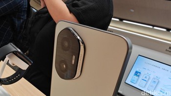 Honor 300 hadir dengan jargon potrait master dan diklaim hasil foto yang dihasilkan dari kamera ponsel ini setara dengan SLR. Foto: Agus Tri Haryanto/detikINET