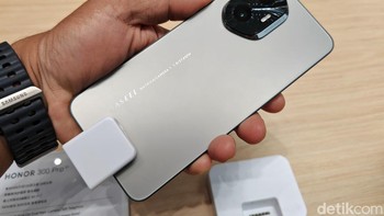 Honor 300 dibekali kamera utama 50 MP, kamera ultrawide 12 MP. Foto: Agus Tri Haryanto/detikINET