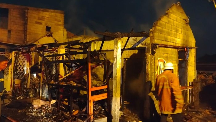 Kebakaran landa 4 bangunan di Cipaku Bogor