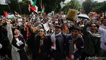 Massa Gelar Aksi Stop Genosida Palestina di depan Kedubes AS Jakarta