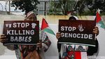 Massa Gelar Aksi Stop Genosida Palestina di depan Kedubes AS Jakarta