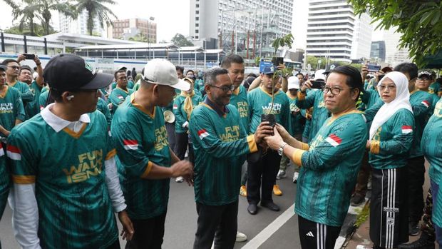 Menanam Pohon untuk Menyelamatkan Lingkungan