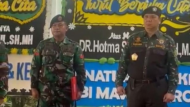 Menteri Perumahan dan Pemukiman Maruarar Sirait mendatangi rumah duka pengacara Hotma Sitompul