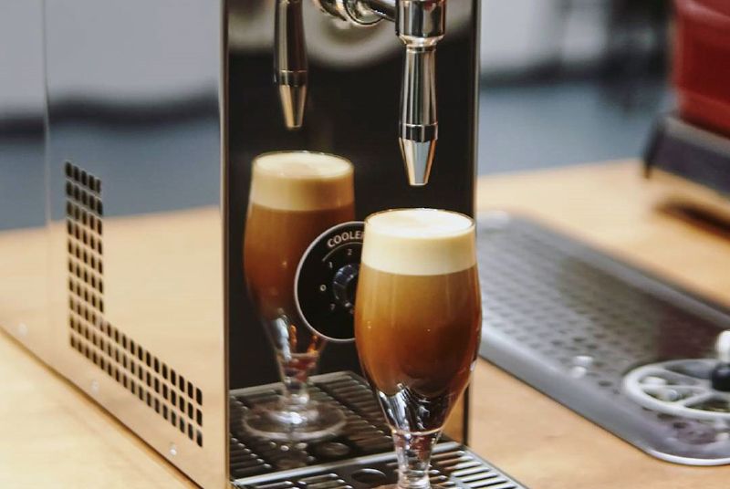 3 Perbedaan Es Kopi, Cold Brew, dan Kopi Nitro yang Sama Segar