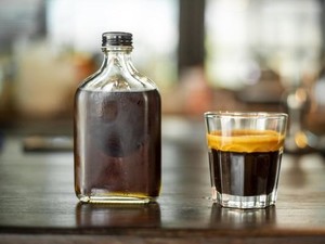 3 Perbedaan Es Kopi, Cold Brew, dan Kopi Nitro yang Sama Segar