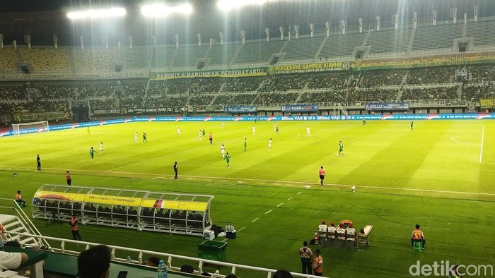 persebaya vc madura united