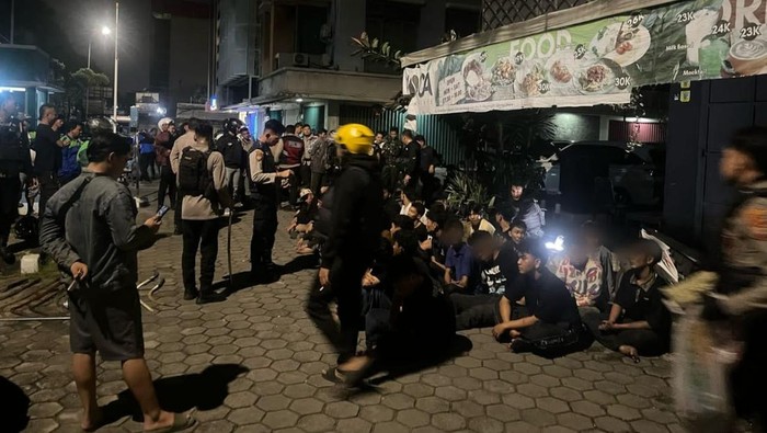Polres Metro Jakbar amankan puluhan remaja diduga hendak tawuran