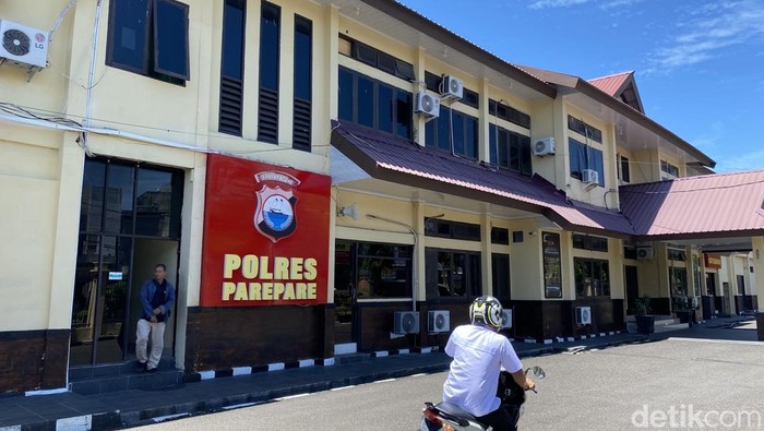 Halaman Kantor Polres Parepare.
