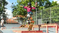 Selain itu juga mengajak para perempuan khususnya generasi muda untuk terus berkarya dan melakukan kegiatan-kegiatan yang positif.