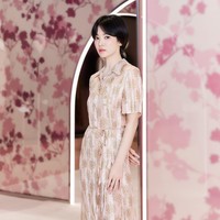 Aktris 43 tahun ini mencetak sejarah sebagai artis Korea pertama yang terpilih menjadi global ambassador Fendi. Foto: dok. Instagram @kyo1122