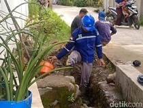 Warga Pekalongan Heboh Rebutan Air Berkah, Ternyata Bocoran PDAM
