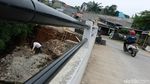 Antisipasi Longsor, Turap Kali Angke Diperbaiki