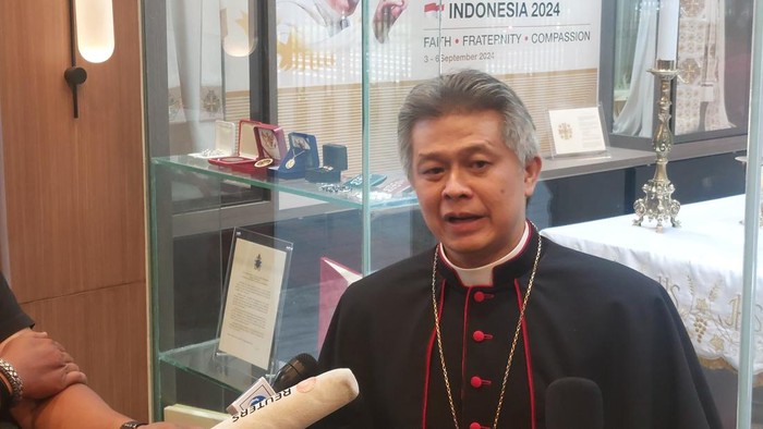 Ketua KWI Mgr Antonius Subianto Bunjamin di gedung KWI, Jakarta Pusat, Senin (21/4/2025).